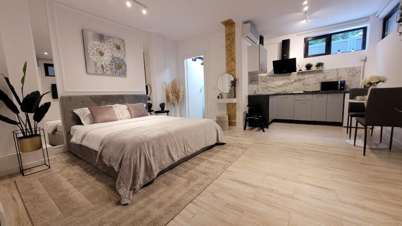 Ferienwohnung Luxury Mansion Bukarest Exterior foto