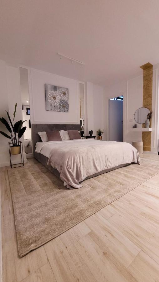 Ferienwohnung Luxury Mansion Bukarest Exterior foto