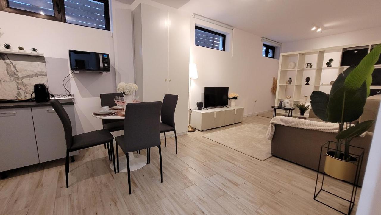 Ferienwohnung Luxury Mansion Bukarest Exterior foto